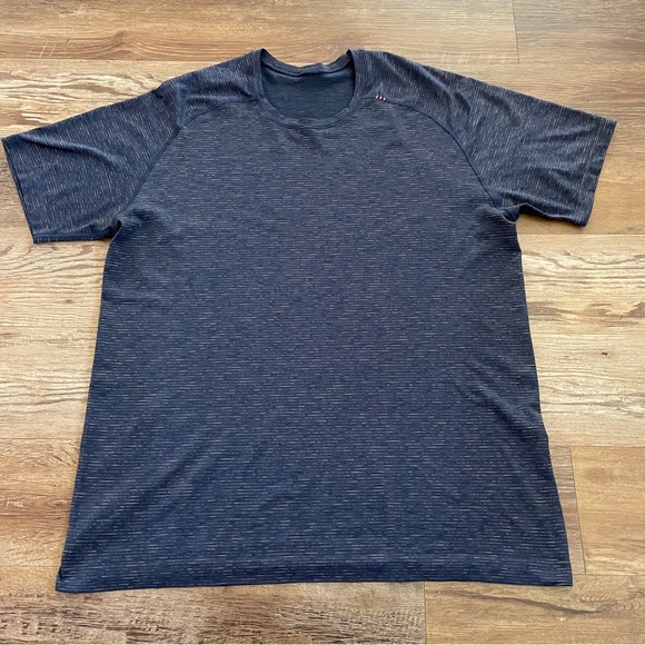 Lululemon blue workout shirt XL - Picture 3 of 8